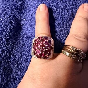 Elegant Sterling Silver and Garnet Gemstone Ring Size  6